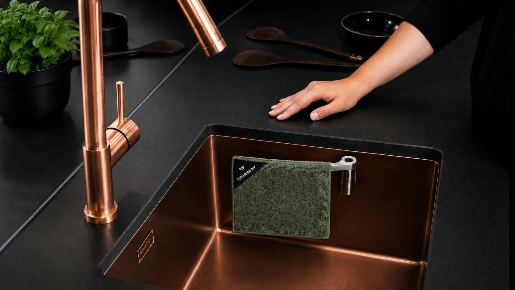 The best corporate gift isn’t always the most eye-catching, it’s the one that fits the occasion perfectly.